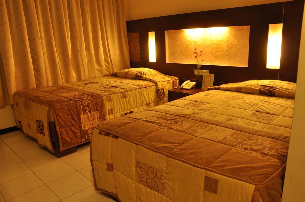 Hotel Wisanti Yogyakarta Buitenkant foto