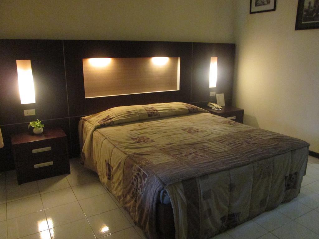 Hotel Wisanti Yogyakarta Buitenkant foto