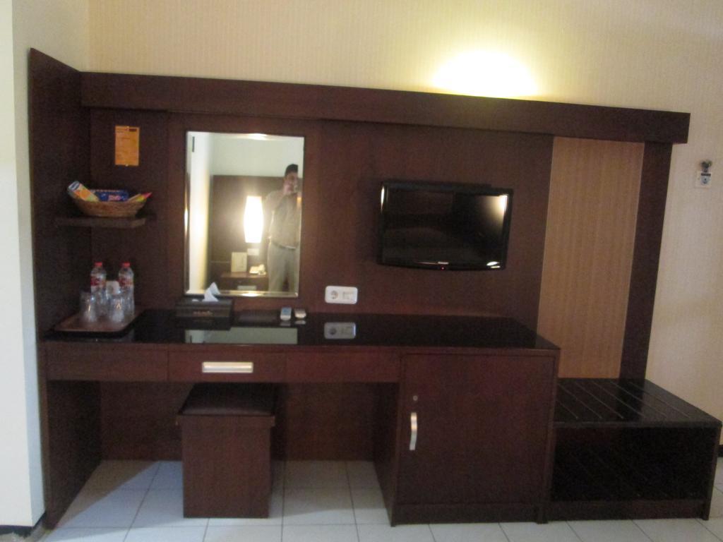 Hotel Wisanti Yogyakarta Buitenkant foto