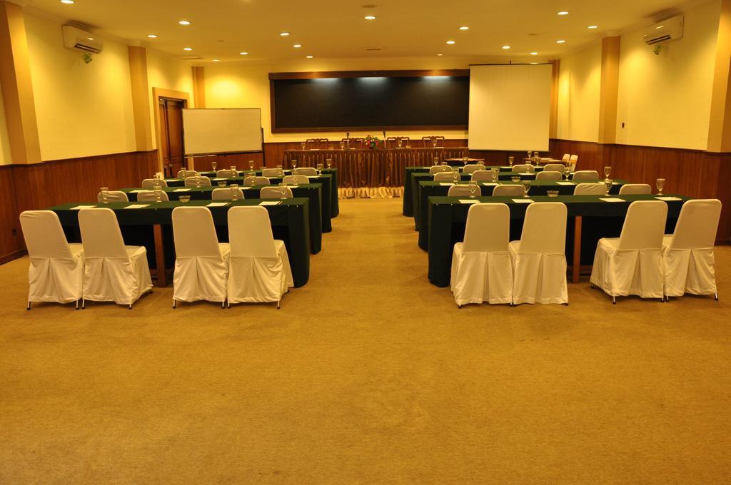 Hotel Wisanti Yogyakarta Buitenkant foto