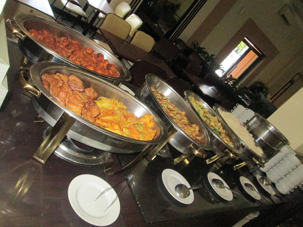 Hotel Wisanti Yogyakarta Buitenkant foto