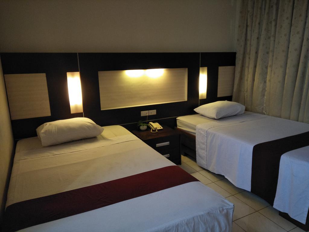 Hotel Wisanti Yogyakarta Buitenkant foto